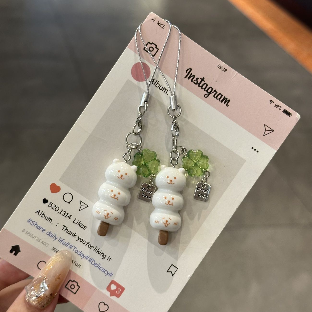 Joke Bear Lucky Leaf Phone Cha - огляд і ціна Photography Rules